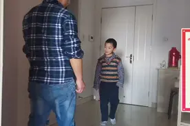 凡凡哥哥碰瓷凡凡爸爸，要额三百万，胃口真大哈哈视频封面