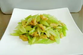 美食vlog：老叟做了好吃又补脑的西芹核桃仁，助力学生党提成绩！视频封面