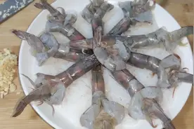 蒜蓉大青虾怎么做最好吃 快来看一下吧 好吃到流口水