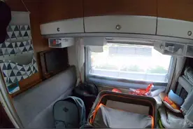 3000w发电机测试，700w房车充电，4l汽油工作4.5小时，发电207ah