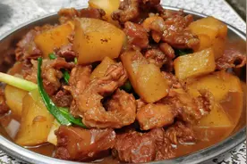 牛碎肉炖萝卜的做法，出锅香味四溢，做一大锅连汤汁都吃完