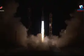 俄罗斯用“质子-M”运载火箭成功将“Yamal 601”卫星发射升空。视频封面