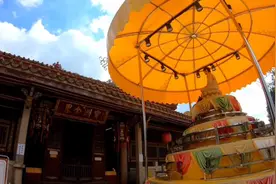 潮州开元寺终于开放了，信众很多香火鼎盛的佛教圣地