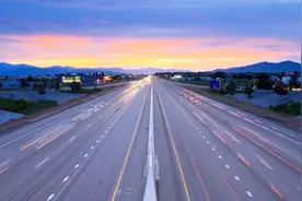 中国有一条慢高速：限速最高40公里，但依然事故频发视频封面