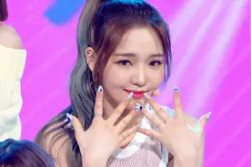 女团fromis9回归韩秀榜新舞台，妹妹们好美，都是神仙颜值视频封面