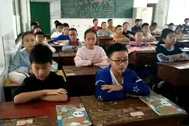 江华县阳华中学七年级1911班同学们的自我介绍都很牛！视频封面