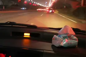 现在跑滴滴到底怎么样？小伙听完司机说之后才明白！视频封面