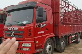 三轴6.8米的高栏车，标载25吨比两轴的多啦6吨货！视频封面