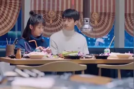 【校园/混剪】靠百度谈恋爱的顾未易，居然搜出了个女朋友，甜！视频封面