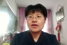 巴西龟不吃东西可能是眼睛出问题了，这样做通常能恢复。