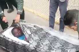 5个海关安检发现的最奇葩的“物件”，让人大开眼界！视频封面