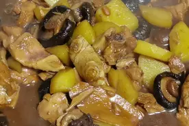 土豆炖鸡腿这样做，鸡肉软烂入味，超级下饭，好吃的不得了