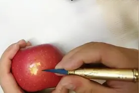 网友：月薪十几万的雕刻大厨，一天只雕两个作品，有幸见到一个！