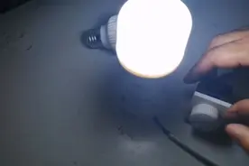 LED节能灯调节亮度，用电扇调速器行不行我们试一下视频封面