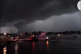 罕见的雷击闪电实拍,震憾吓人,令人叹为观止视频封面