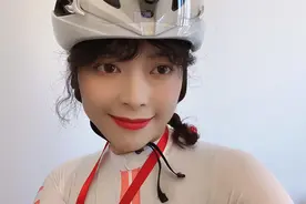 和女骑友骑车一定要拉爆她才可以！在没有人的地方骑不要太爽～