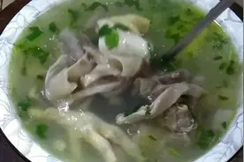 原来这才是猪肚鸡最正宗做法，肉质嫩滑，汤水鲜甜，吃过再也忘不视频封面