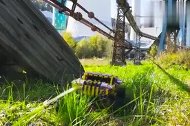 只要拍摄手法好，玩具也能玩出真车的感觉，乐高6×6越野车