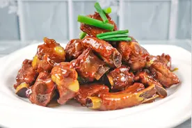 饭店的糖醋排骨为啥那么好吃？大厨详细讲解烹饪技巧，做法真简单