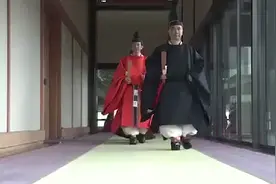 日本天皇继位全过程，安倍晋三高喊“万岁”视频封面