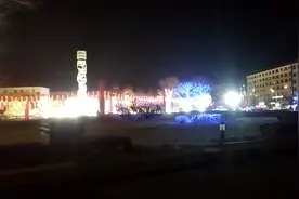 2020年2月11日正月十八抗疫进行中，21点蛟河人民广场夜景