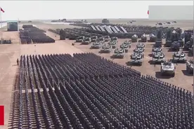 中国2017年大阅兵：9个人员方队12000士兵霸气亮相，场面相当震撼