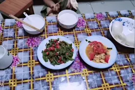 单亲妈妈要求儿子做家务，要与妈妈分工明确，看小朋友怎么说？视频封面