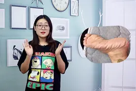 脚上这个地方，若一按就疼，说明肝脏内毒素多，别忽视了视频封面