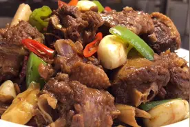 这才是红烧大鹅好吃的做法，诀窍都告诉你，香辣软糯下酒又下饭视频封面