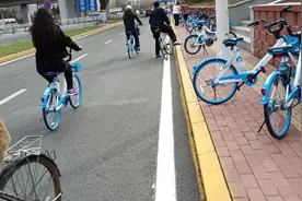 哈尔滨街头出现一堆小蓝车，3元一小时太贵，妹子告诉你咋骑便宜视频封面