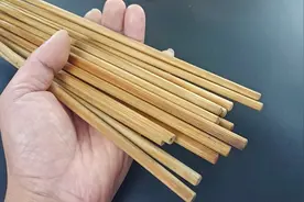 筷子总是发霉变黑？教你简单处理一下，又和新的一样，方法太棒了