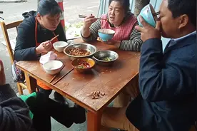 为何市场上的兔子那么 便宜，今天总算知道答案了。看看味道如何视频封面