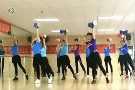 彝族风广场舞之健身手鼓舞《七月火把节》热情奔放，动感欢快