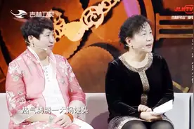 40年前，在同学家吃的热气腾腾白面馒头，成了她俩难忘的友情味道视频封面