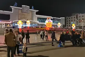 四川广安，广安火车站只有少量旅客，坐绿皮火车的人越来越少了。视频封面