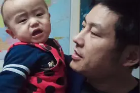 十个月的宝宝不爱找爸爸，哭着喊着找妈妈，姐姐一招搞定视频封面