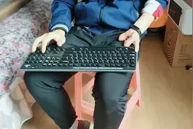 没有显示器能用电脑么？看看盲人怎么用电脑~