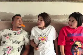 姐姐姐夫小姨子三人玩游戏，谁先笑谁先洗碗，小姨子太可怜了视频封面