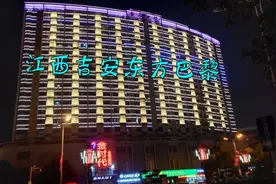 江西吉安东方巴黎绝美的夜景却带不起周边店面的生意，纷纷倒闭