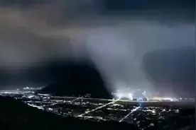 宜宾强降雨致城区低洼地带出现积水和内涝 相关部门正在搜救中