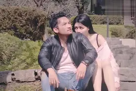 我的美丽丧尸女友，这个女友有点萌！无时无刻不咬着男主…
