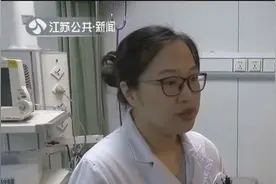 市民将一碗咸粥放在冰箱7天，吃完后严重腹痛，到了医院已休克视频封面