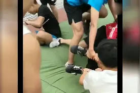 体育生练开腿，隔着屏幕都觉得疼！撕心裂肺真是太痛苦了！视频封面