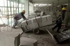 每天工作10个小时，工资350元一天，这样的工作你们干嘛？视频封面