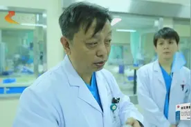 ICU工作状态你们知道？我们来看下重症医学科的一天是怎么样的视频封面