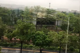 下雨天，衣服湿漉漉的怎么办？看我怎么搞定！
