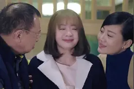 美女当医生受了很多委屈，回家痛哭流涕，父亲给了她深深的关怀视频封面