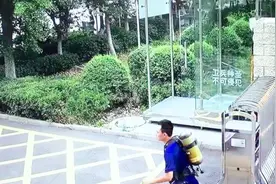 “史上最快消防出警！”队门口突发车祸 消防员25秒到达现场救人视频封面