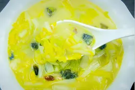 天热没胃口，来道清汤娃娃菜，几分钟做一锅，汤鲜味美适合老人喝