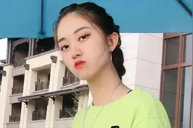 泡温泉美容养颜有益健康，别忘了泡温泉时一定要带这些东西呦视频封面